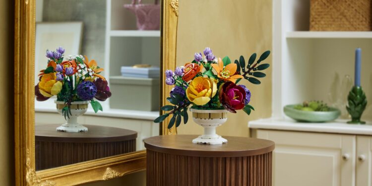 LEGO Botanik Setleri ile sevdiklerinize solmayan çiçekler vermeye ne dersiniz? 