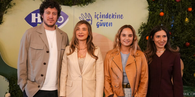 Hero Baby ile ‘ İçindekine Güven’ lansmanı anne-bebek sağlığında uzman isimler, ünlü isimler, simalar ve basının yoğun katılımı ile gerçekleşti.