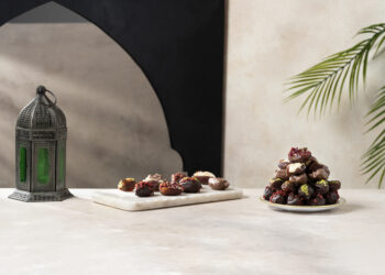 Şekerci Cafer Erol’dan Ramazan ayına özel çikolatalı hurma ve güllaç.