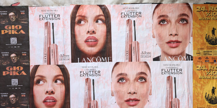 Lancôme’dan İstanbul’a pembe  bir dokunuş: Lash Idôle Flutter Extension Maskara şehrin ritmine katılıyor!