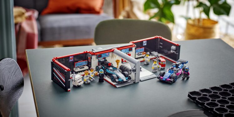 2025’te Heyecanı İnşa Edin: Formula 1’in 75’inci sezonunda The LEGO Group ve Formula 1® ortaklığına dair her şey.