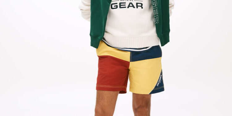 İlkbahar Tommy Hilfiger erkek giyim koleksiyonu.