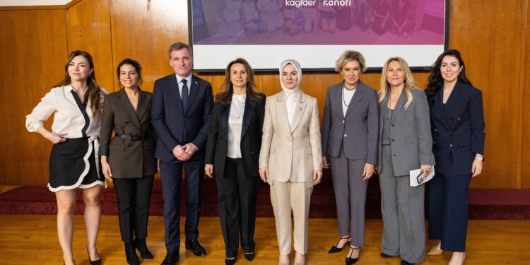 KAGİDER ve Sanofi Türkiye, “Geleceğin Kadın Liderleri” programını ve etki analiz sonuçlarını Birleşmiş Milletler’de paylaştı.