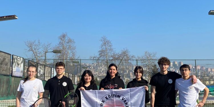 Türk Eğitim Vakfı İnanç Türkeş Özel Lisesi Erkek Tenis takımı Kocaeli il şampiyonu oldu.