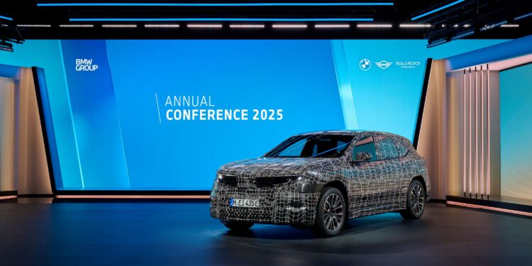 BMW Group yeni teknolojiler, güçlü ürün yelpazesi ve NEUE KLASSE ile 2025’te büyümeyi sürdürecek.