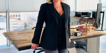 Tuğba Şengül Lik’ten yeni kitap: Ekranın Ardında Kaybolan İnsan.