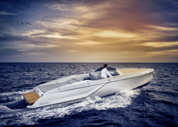 Denizcilikte lüksün ve performansın yeni ikonları Frauscher 858 Fantom & 1414 Demon Air.