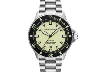 Emporio Armani ile her keşifte şıklığınızı yansıtın.