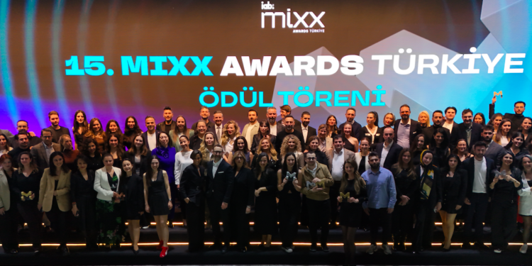 15. MIXX Awards Türkiye ödülleri sahiplerini buldu: dijital pazarlama iletişimi dünyasının en iyileri ödüllendirildi.
