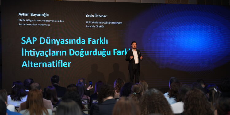 Uyum stratejileri ve yeni teknolojiler e-dönüşüm zirvesinde ses getirdi.