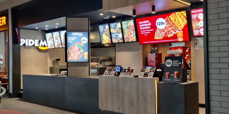 PİDEM, İstanbul Tema World’de yeni restoranını açtı.