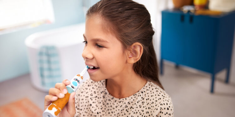 Philips, “Sonicare Kids” şarjlı diş fırçası ile çocukların sağlıklı diş bakım alışkanlıklarını destekliyor.