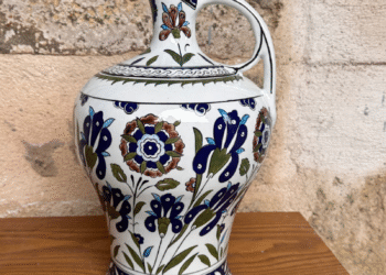 İznik Mirası ve Toprağın Motifleri sergisi sanatseverlerle buluşuyor.