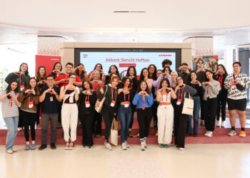 Akbank, 19 Mayıs’ı Akbank Gençlik Haftası’nda gençlerle birlikte kutladı.