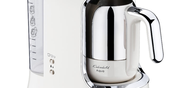 Korkmaz’dan babalara köz tadında bir teşekkür: Kahvekolik Aqua.