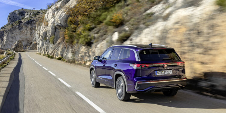 Volkswagen’in premium ve çok yönlü SUV modeli Yeni Tayron satışa sunuldu.