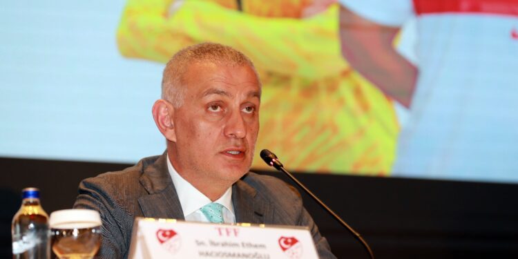 Millî Takımlarımızın resmi sponsoru Arabica Coffee House oldu.