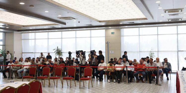 Yeni taksi plakaları için ilk ihale yapıldı.