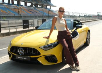 Mercedes-AMG İstanbulPark’ta hız tutkunlarını buluşturdu.