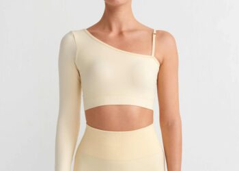 Comeup ile yazın ikonik rengini spora taşıyın Hem şehirde hem salonda Butter yellow trendi.