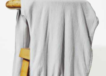 Doğal elyaflarla evde tatil hissi.