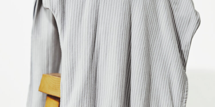 Doğal elyaflarla evde tatil hissi.