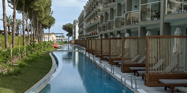 Yeni nesil Samsung DVM Chiller ile büyük alanlarda etkin performans ve esneklik. 