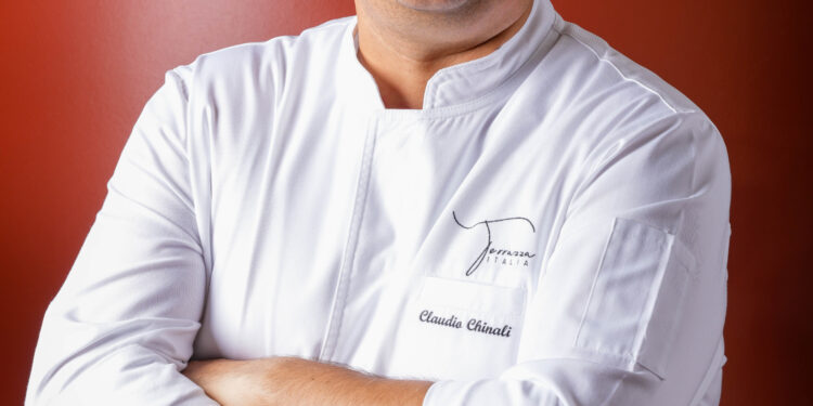 Moskova Fashion Week’te Emre Erdemoğlu imzası: “West of Eden”, kadının yeni hikâyesini yazdı.