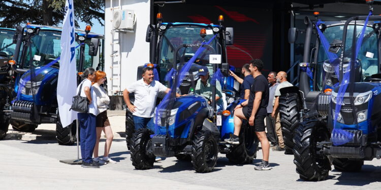 Tarım sektörünü teknolojiyle buluşturan Eskişehir Tarım Fuarı 6. kez kapılarını açtı.