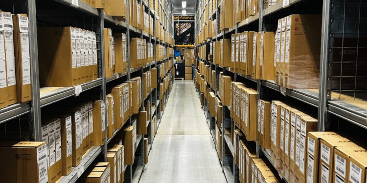 Acer EMEA, yeşil lojistik üzerine odaklanıyor: Elektrikli kamyonlar, biyoyakıt ve kesintisiz emisyon takibiyle 2025 sonuna kadar 2.470 ton CO₂ tasarrufu.