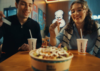 Usta Dönerci’de geleneksel döner, modern yorumlarla buluşuyor: “Tanıdık Lezzetin Yenisi”.