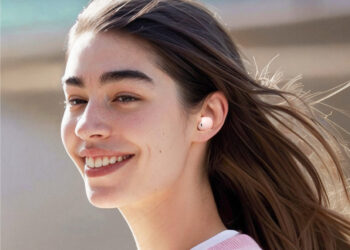 Ruj şeklinde kulaklık: Soundcore A30i.