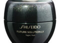 Shiseido Future Solution LX ile yenilenmiş bir cilt.