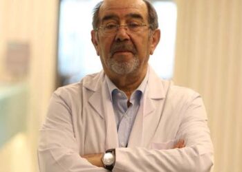 Alzheimer hastalarına yaklaşımda empati ve sabır önemli!