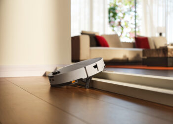 Roborock, CES 2026’da Saros 20 ve Saros 20 Sonic modellerini tanıttı.