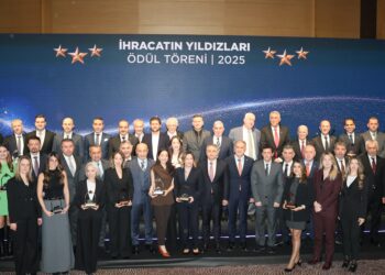 Ege ihracatının yıldızlarının gurur gecesi 2025 ihracatının yıldızları ödüllerine kavuştu.