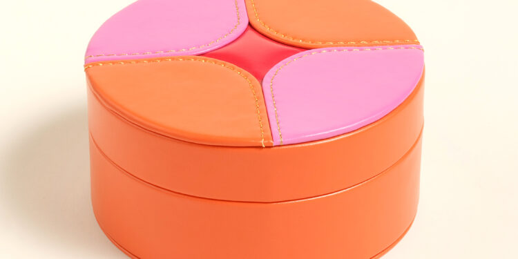 Love’s in the Color: Zsa Zsa Zsu Sevgililer Günü’nü renklerle kutluyor!