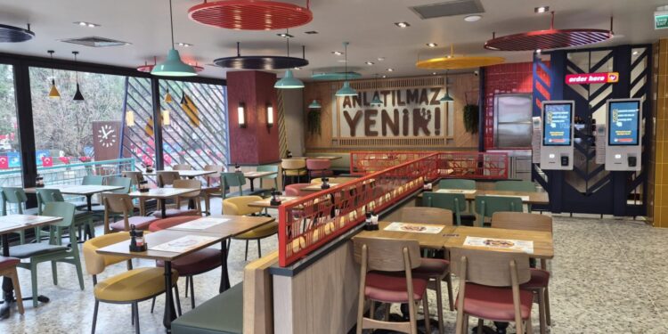 Doyuyo! çıtır tavuk severlerle İzmit Yürüyüş Yolu’nda buluşuyo! 