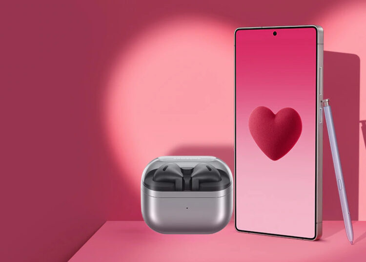 Samsung’dan sevgilinin tarzına tarz katacak hediye önerileri.