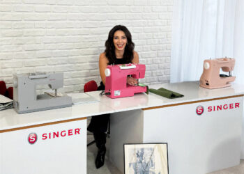 Birbirinden ünlü konuklar, Türkiye Eğitim Gönüllüleri Vakfı’na Destek İçin “Bir Singer Günü” yayınında.