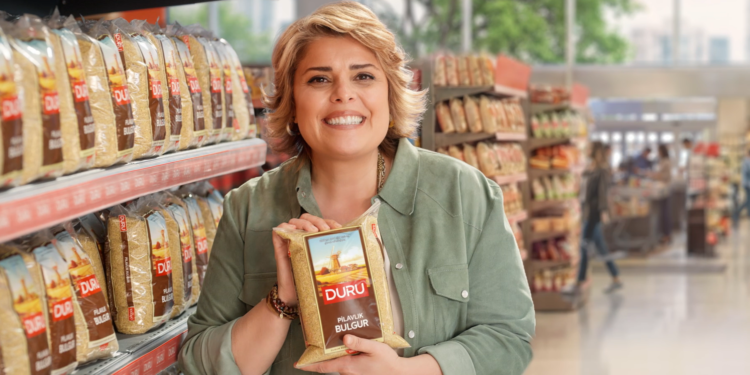 Refika Birgül, Duru Bulgur reklam filminde başrolde.