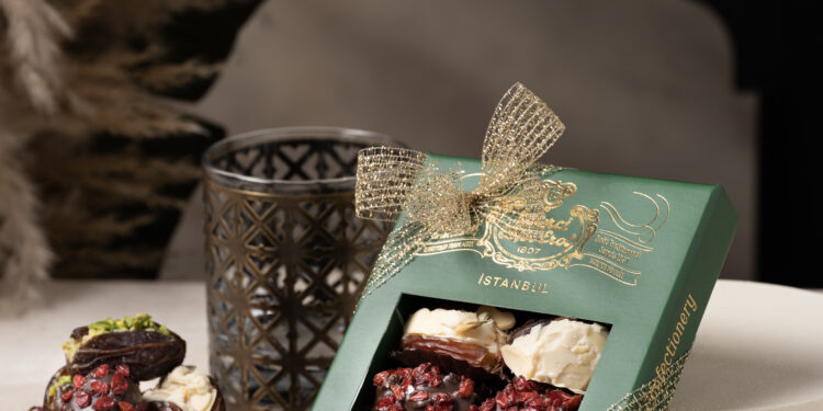 Cafer Erol’da güllaç ve çikolatalı tüm ihtişamıyla iftar sofralarında.