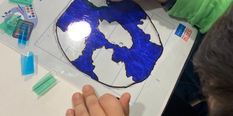 Yaratıcılık, tarih, keşif, eğlence, İş Sanat’tan çocuklar için tatil atölyeleri.