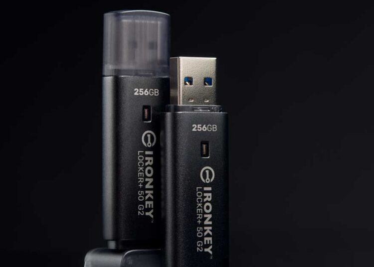 Kingston, yeni nesil XTS-AES 256-bit donanım tabanlı şifrelemeye sahip USB sürücüsünü tanıttı.
