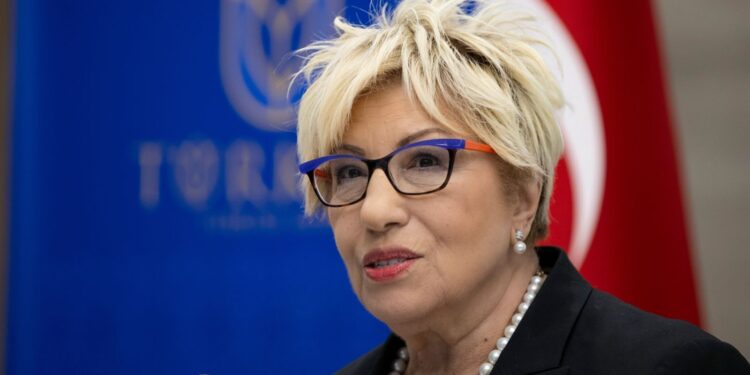 Prof. Dr. Sevil Atasoy: “Uyuşturucu politikaları insan hakları ve halk sağlığı temelinde şekillenmeli”.