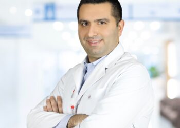 Ekran maruziyeti otizmle karıştırılıyor.