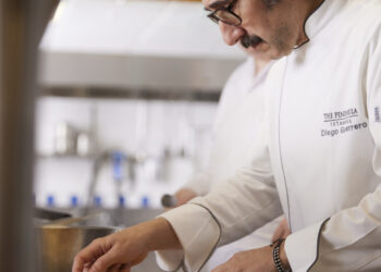 Abelia x Diego Guerrero: yaza damga vuran İspanyol lezzetleri The Peninsula’da.