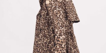 Yeni sezonda en sofistike animal print yorumları Save The Duck’ta.