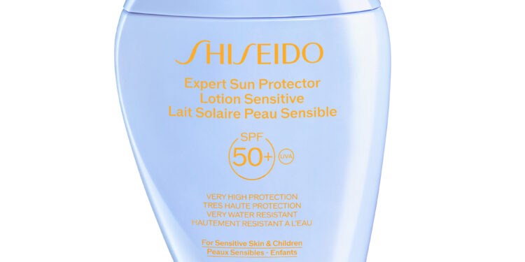 Shiseido Expert Sun Protector Lotion Sensitive SPF50+ ile hassas ciltlere çok yönlü koruma.