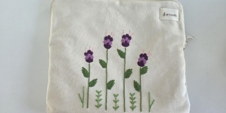 Anneler Günü’nde hikayesi olan hediyeler: Armadis’ten El Emeği Koleksiyonu.